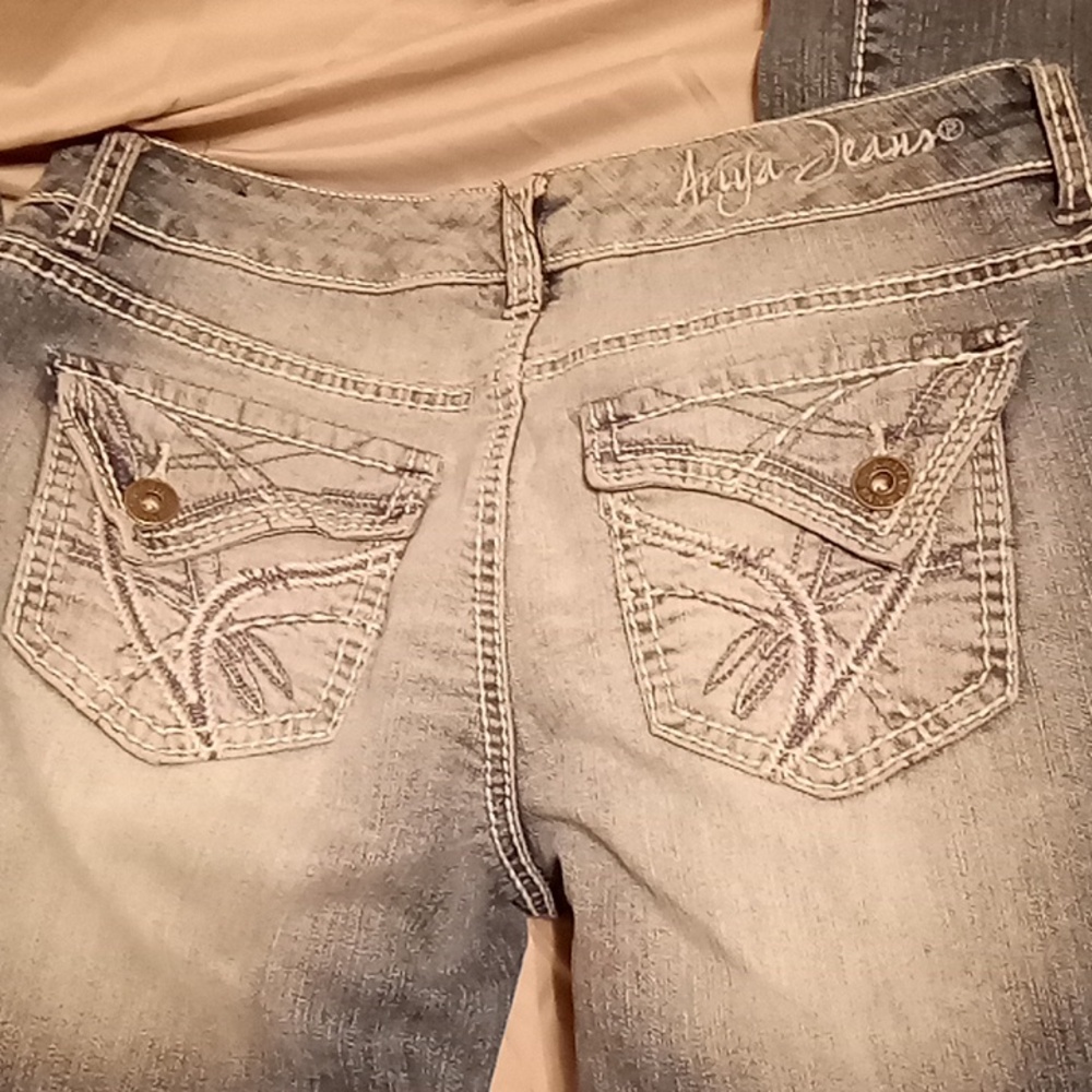 Ariya Jeans